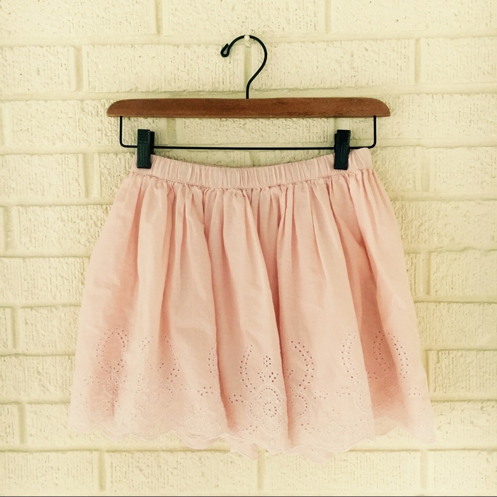 Gap eyelet skirt