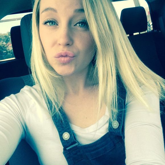 Meet your Posher, Cassandra - Picture 1 of 1