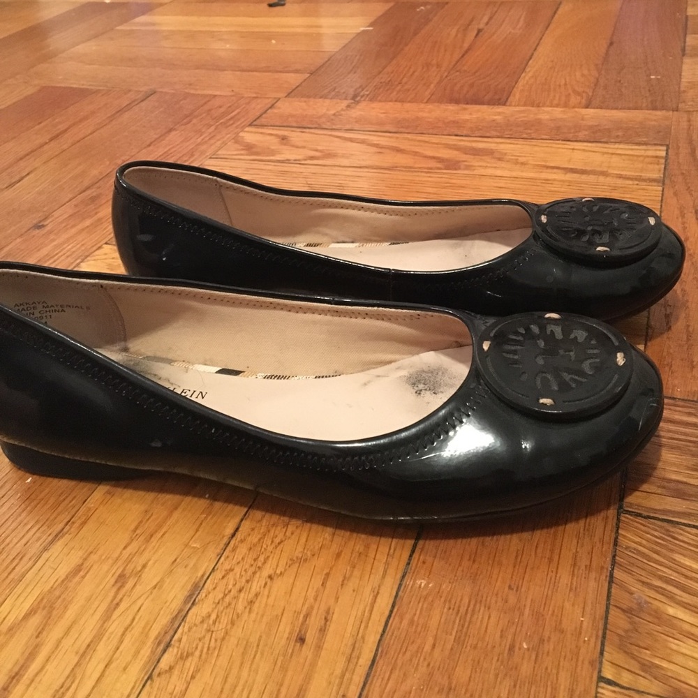 Anne Klein ballet flats