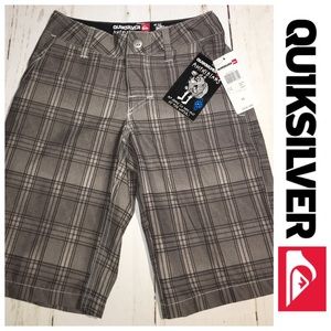 🆕Quiksilver Neolithic Shorts Size 23