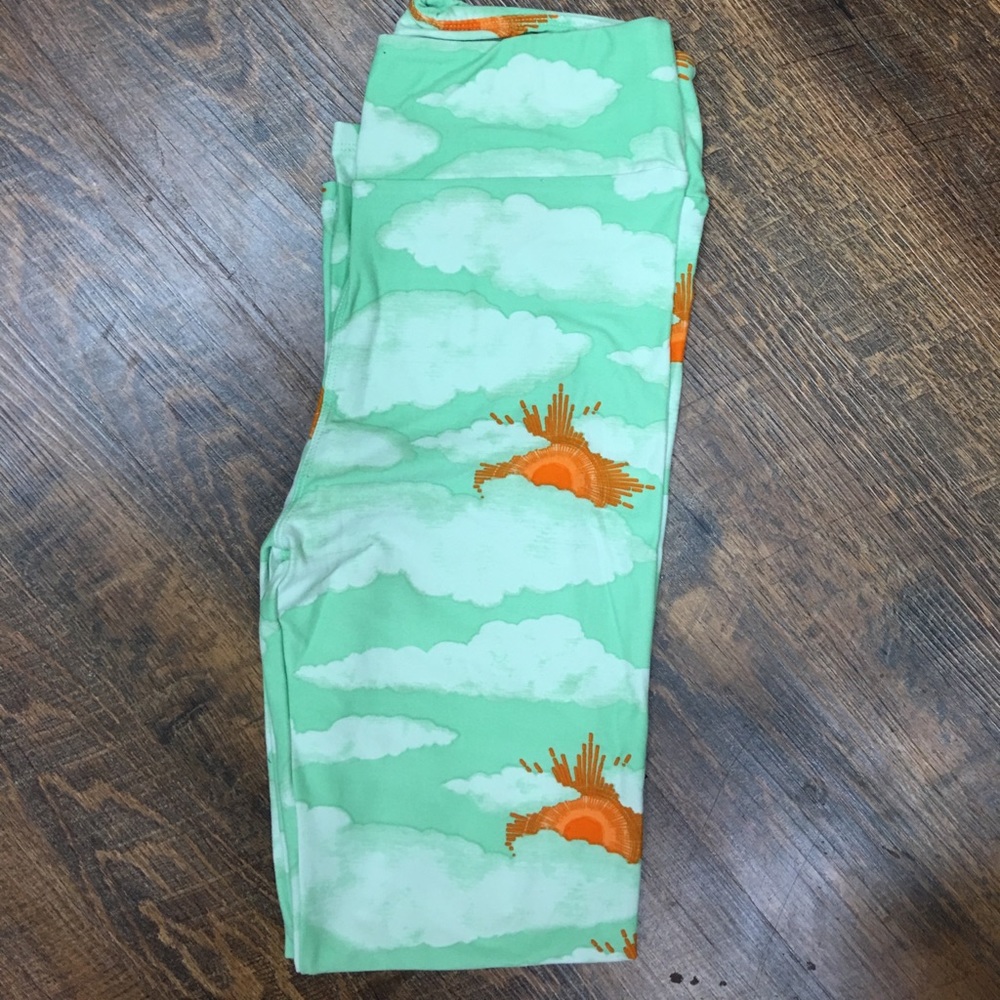 LuLaroe sun and clouds leggings - OS