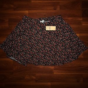 BRAND NEW American Eagle Size XS Skater Skirt