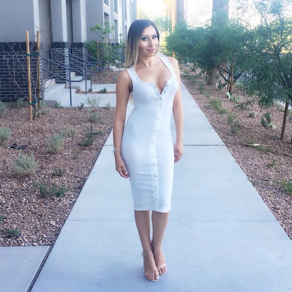 Dresses & Skirts - White Ribbed Midi Dress