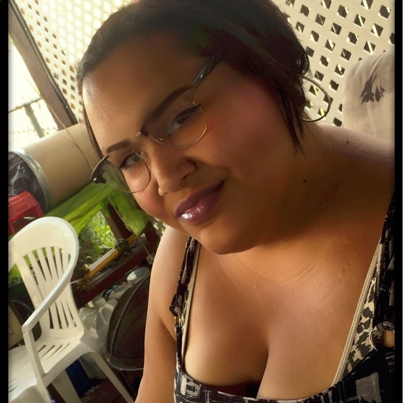 Meet your Posher, Janixa - Picture 1 of 1