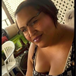 Meet your Posher, Janixa