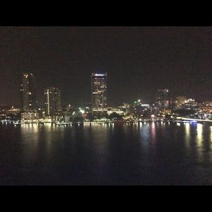 Meet your Posher, Dee