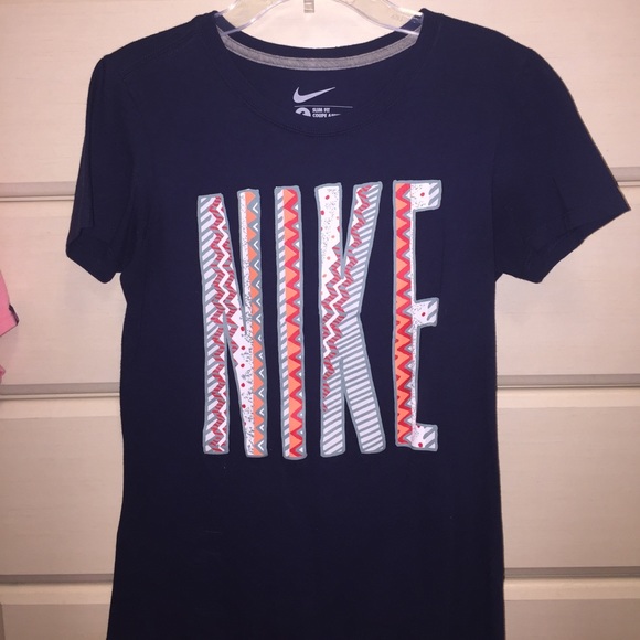 Women's Nike Shirt - Picture 1 of 2