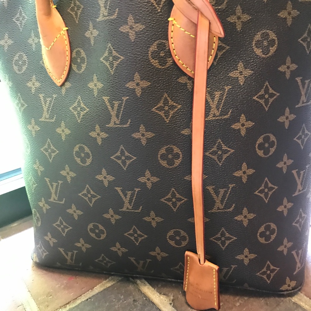 Louis Vuitton Lockit MM Monogram Satchel M40606 - Picture 6 of 8