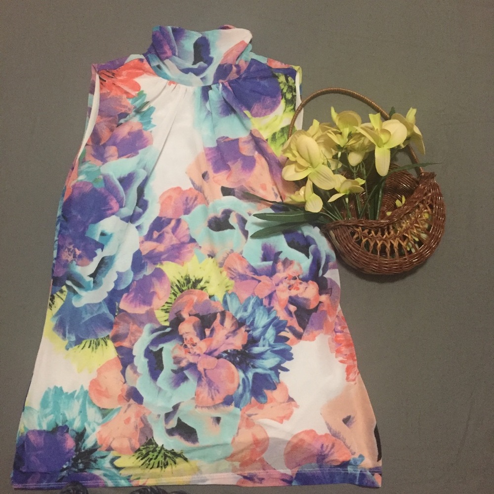 Sleeveless Turtleneck Floral Print Top