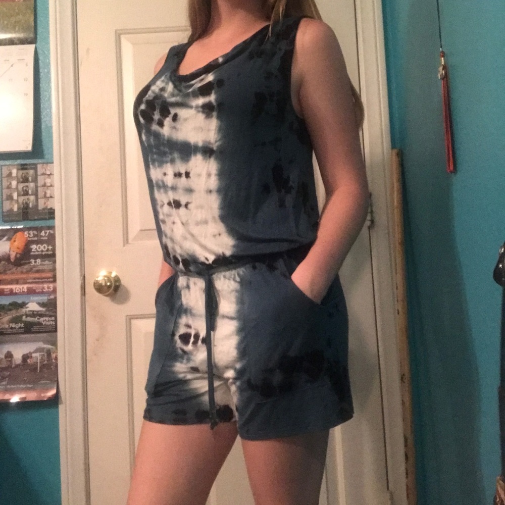 Romper - Picture 3 of 4