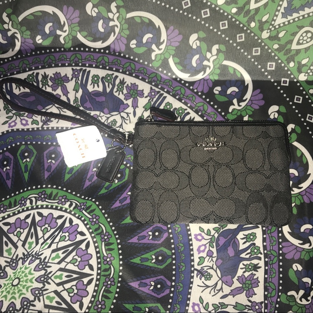 NWT Coach Black Smoke Black Outline Wristlet