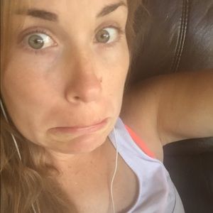 Meet your Posher, Larissa