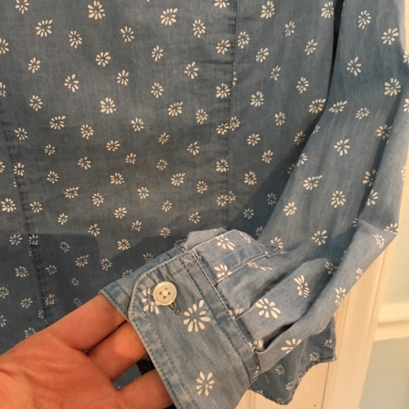 LOFT softened denim button down - Picture 4 of 4