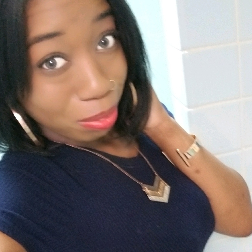 Meet your Posher, Danielle