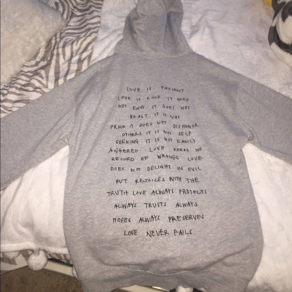 Oversized graphic sweater💓