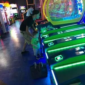 Meet your Posher, Dustin