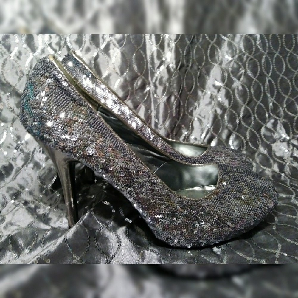 Delicacy silver sequin high heels 🔟