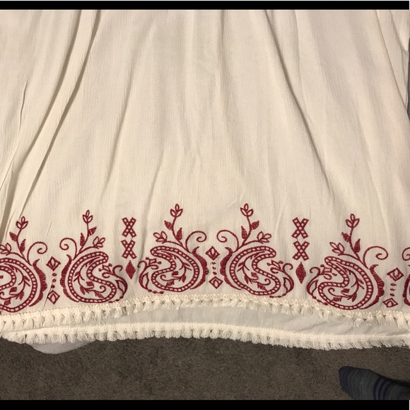 White Embroidered Shirt - Picture 2 of 4