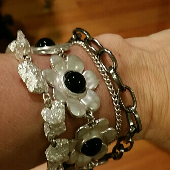 Periwinkle by Barlow Bracelet New with tag - Picture 5 of 8