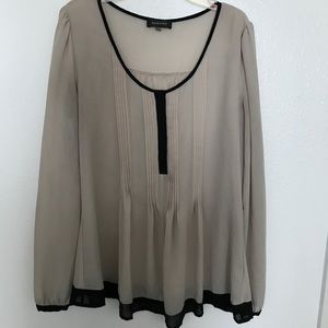 SPENSE • Long Flowy Blouse.