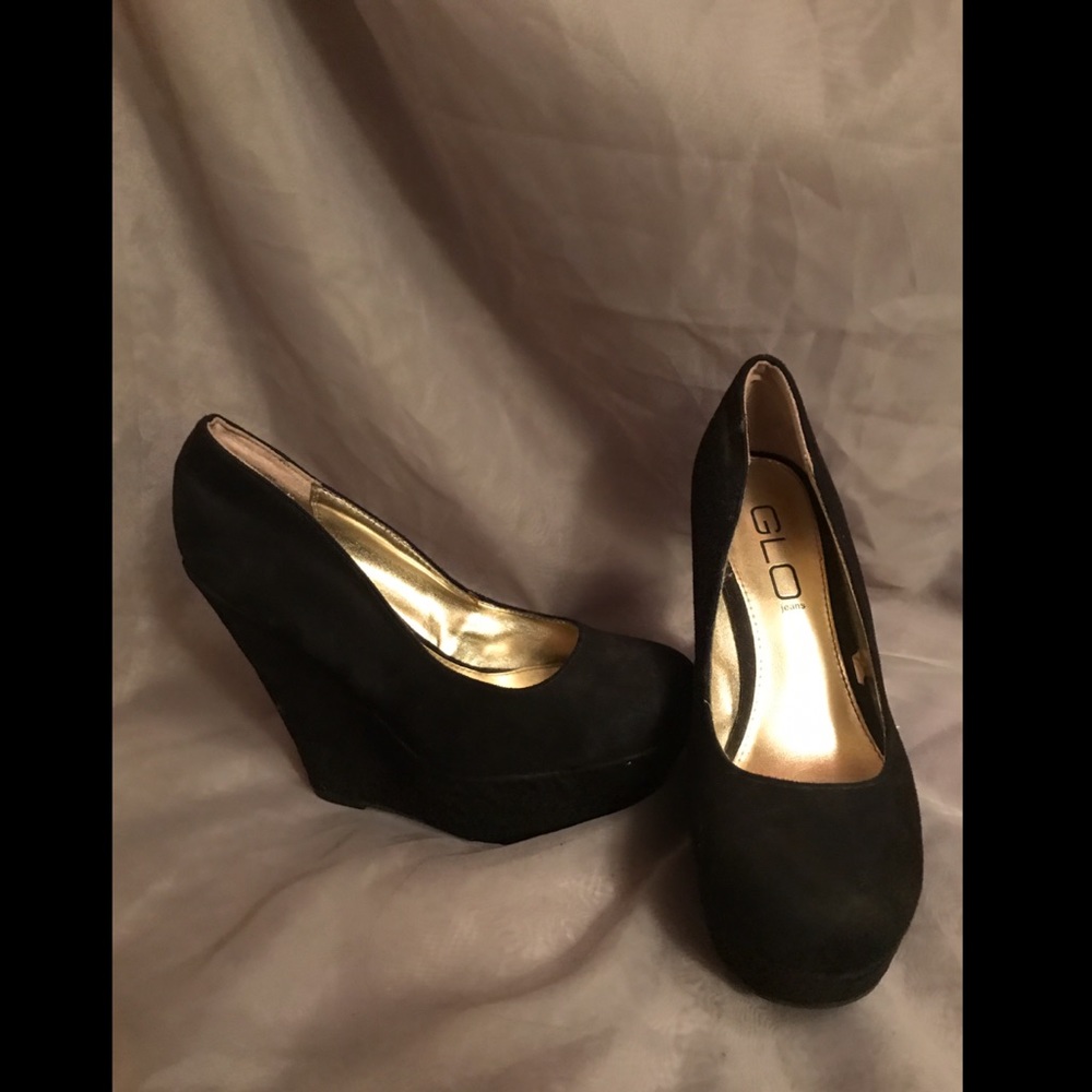 Glo black wedges