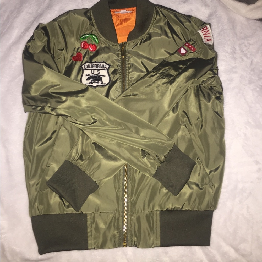 Army green bomber jacket💓