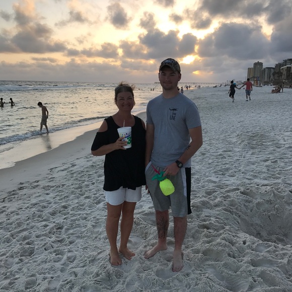 Meet your Posher, Cathy - Picture 3 of 9