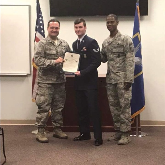 Meet your Posher, Cathy - Picture 4 of 9