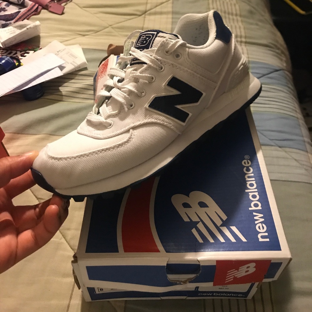 White and Navy  lCloth Womens New Balance 574