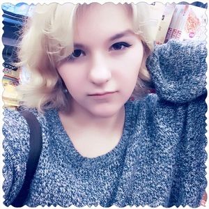 Meet your Posher, Lauren