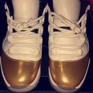 air jordan's ceremony 11s