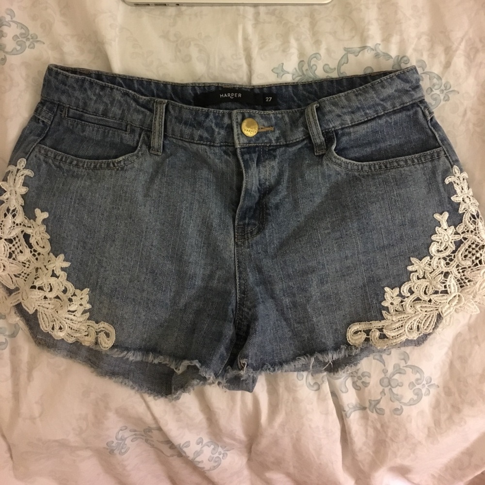 🌼Francesca's🌼 denim shorts with lace size 27