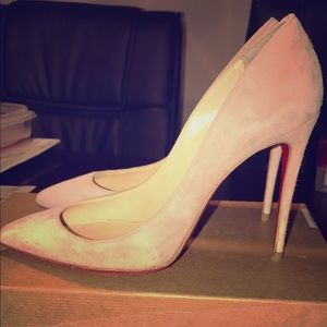 woman's louboutin pigalle 37 PLZ NO LOWBALL OFFERS