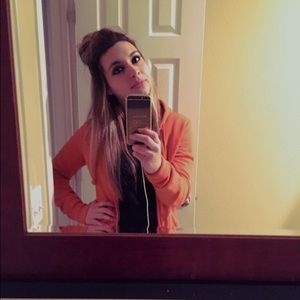 Meet your Posher, Yessenia