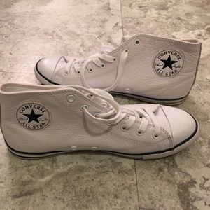 White leather chuck Taylor converse