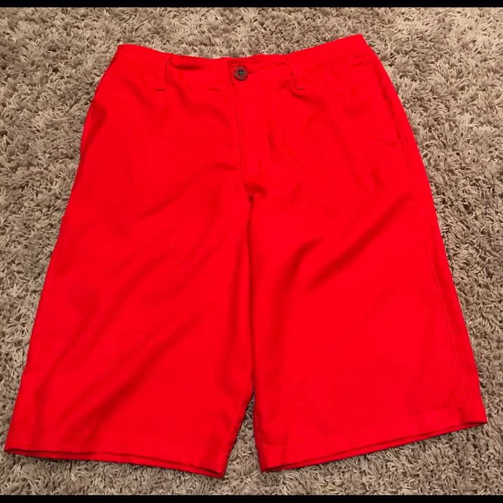 Boys Youth Large Under Armor red golf shorts