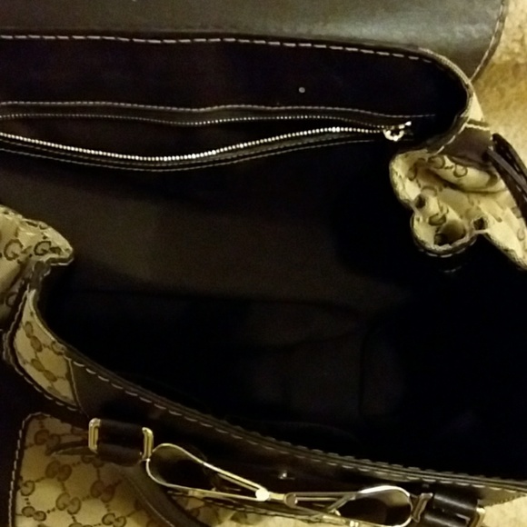 Gucci handbag authentic genuine with gold hardware - Picture 2 of 4