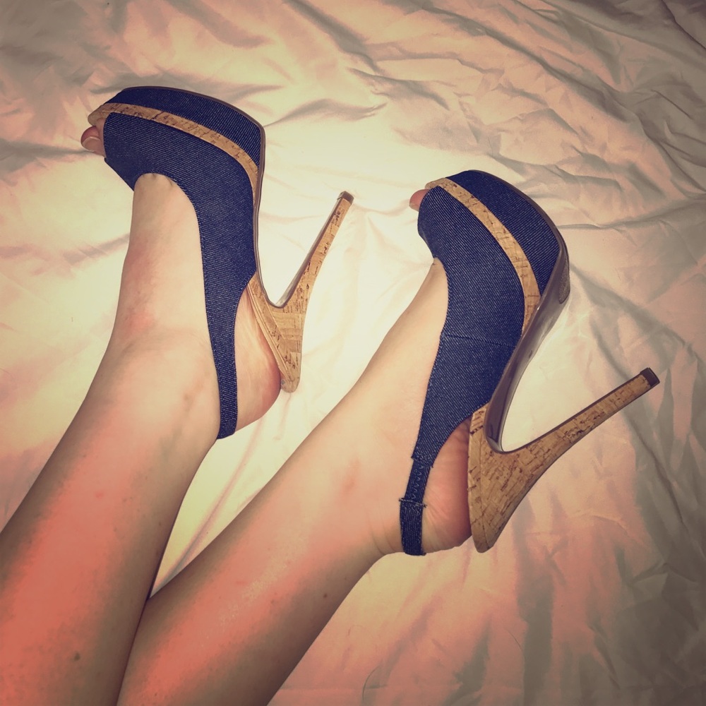 Heels - Picture 1 of 3