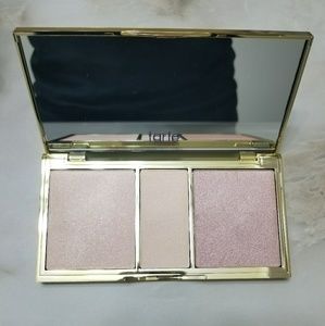 Tarte skin twinkle highlight palette.