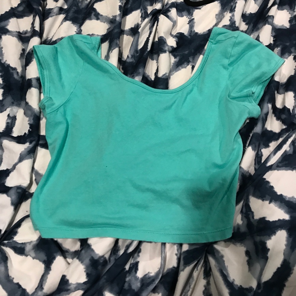 charlotte russe short sleeve crop top