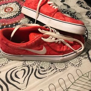 Like New Condition Nike Sneakers