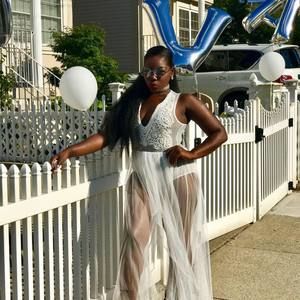 Meet your Posher, Danayzia