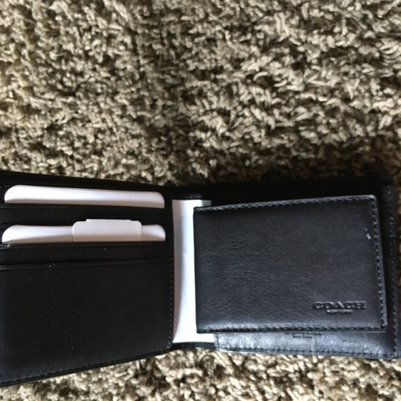 Set of two coach wallets - Picture 4 of 6