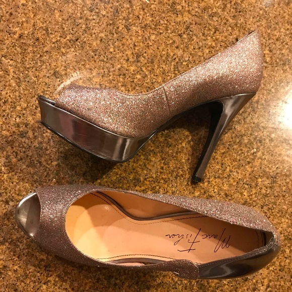 Marc Fisher Women's Metallic Tumble Platform Pumps - Picture 4 of 6