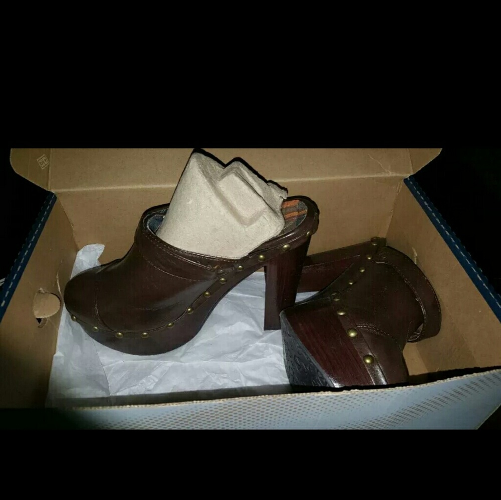Woman shoes