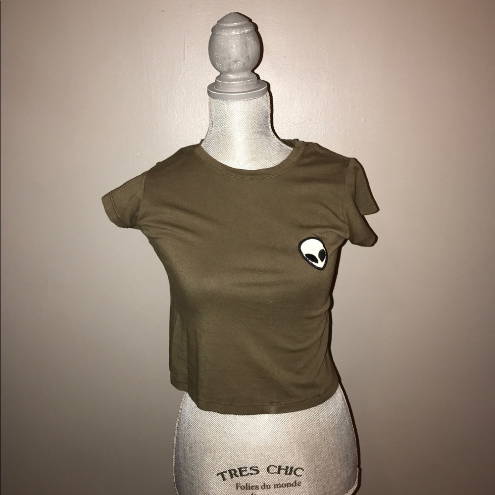 cropped alien shirt