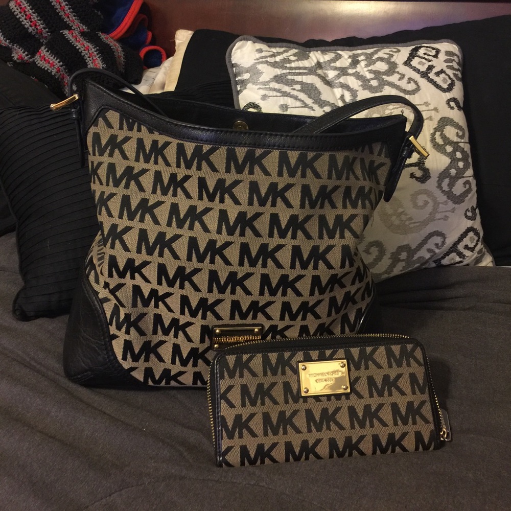 MK bucket bag and wallet