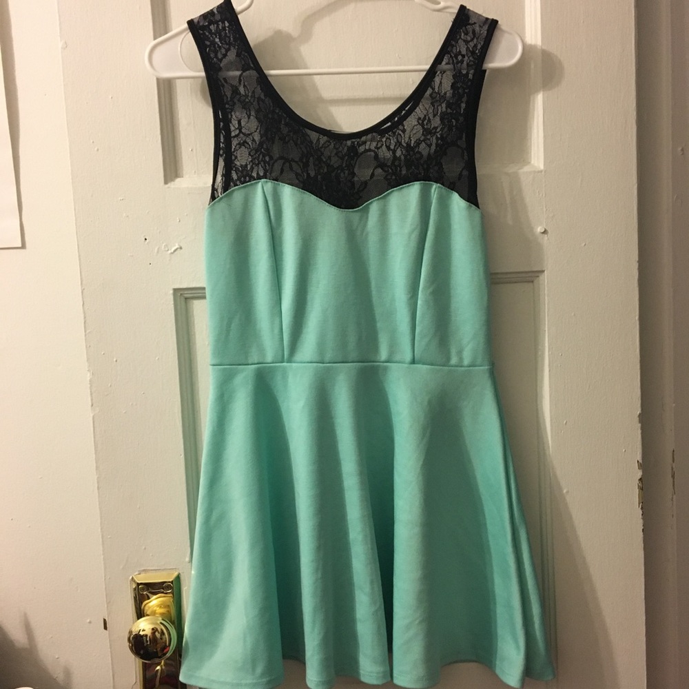 Papaya turquoise dress with black lace!