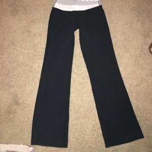 Lululemon black yoga pants