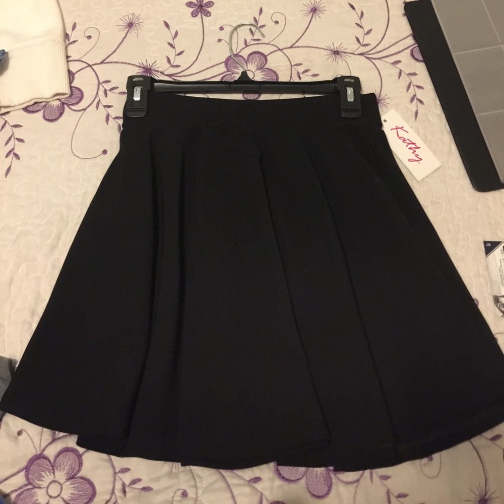 Black skater skirt